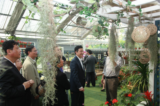 校领导陪同来访一行考察我校生态虎扑nba